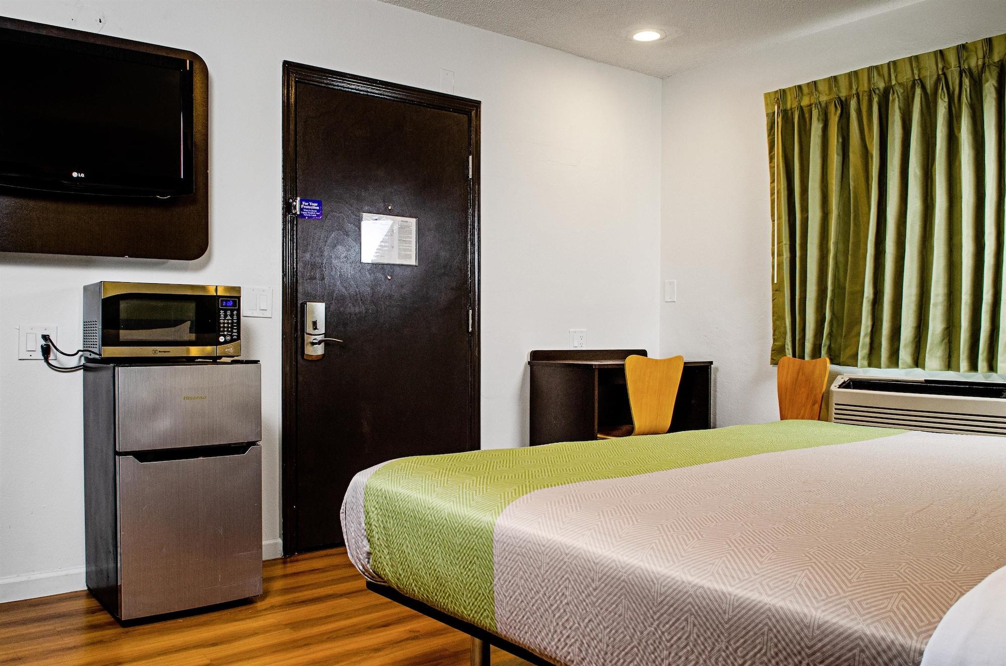 Motel 6-Modesto, Ca - Downtown Esterno foto