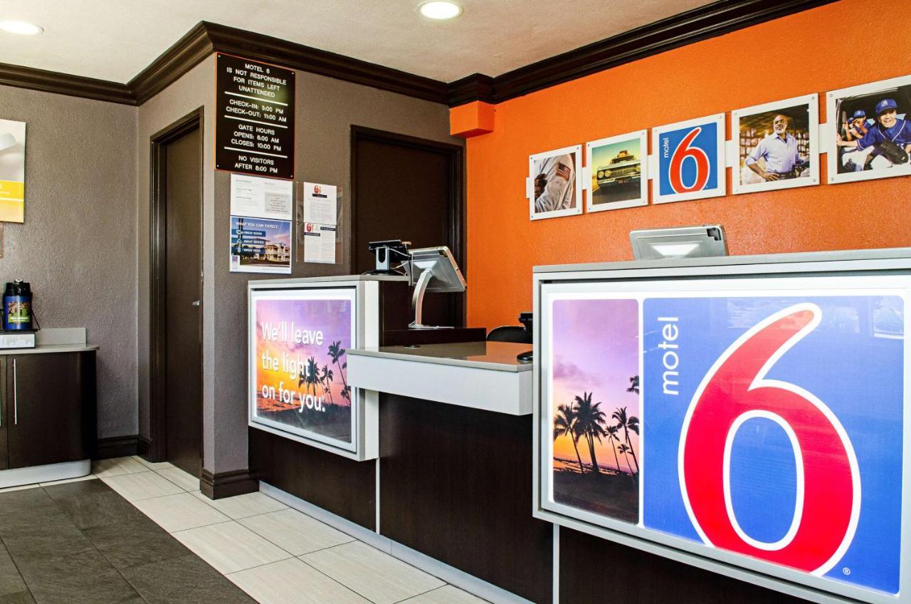 Motel 6-Modesto, Ca - Downtown Esterno foto