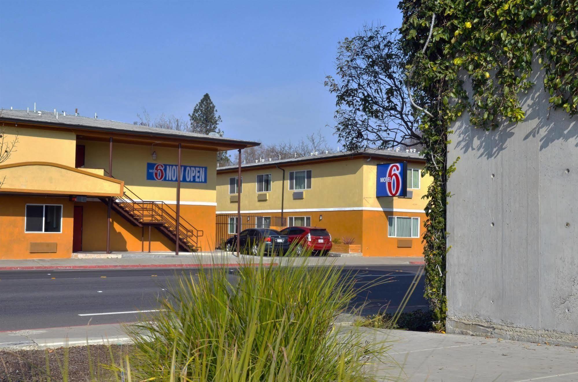 Motel 6-Modesto, Ca - Downtown Esterno foto