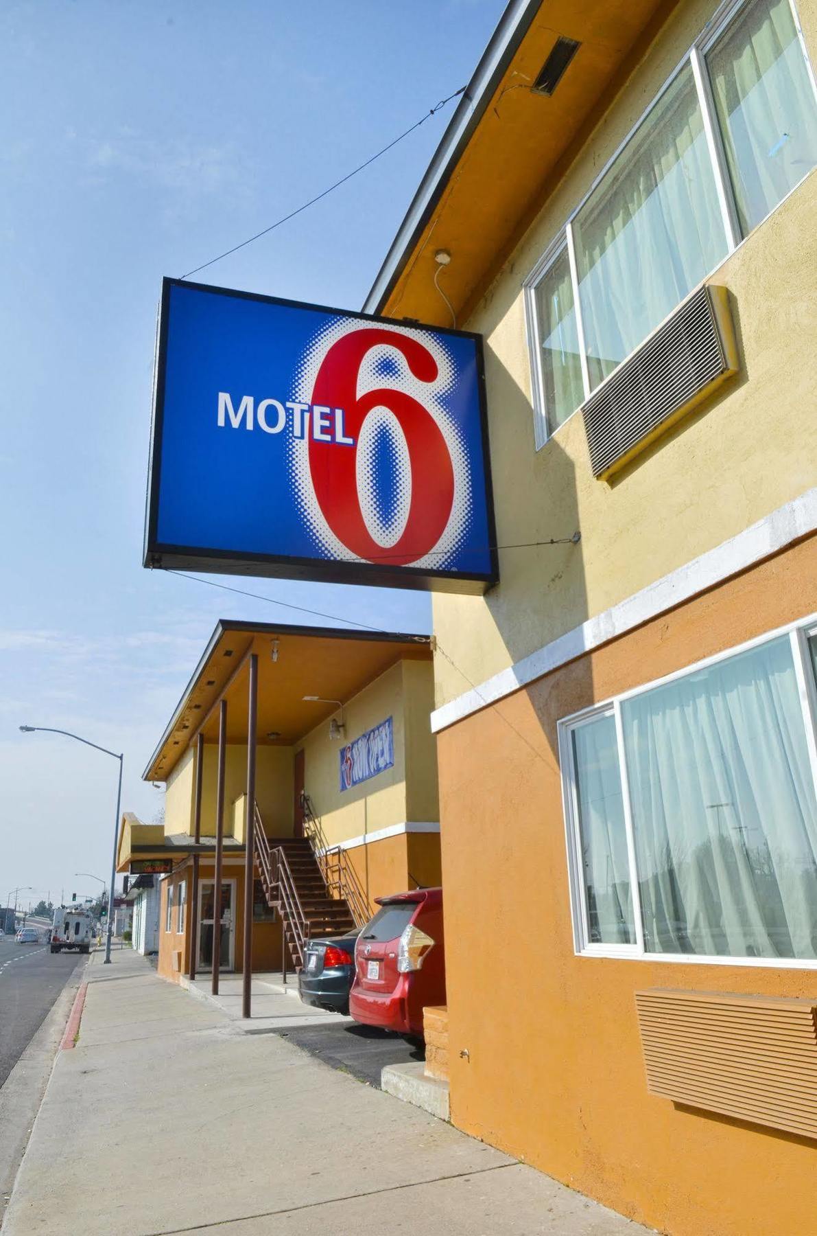 Motel 6-Modesto, Ca - Downtown Esterno foto
